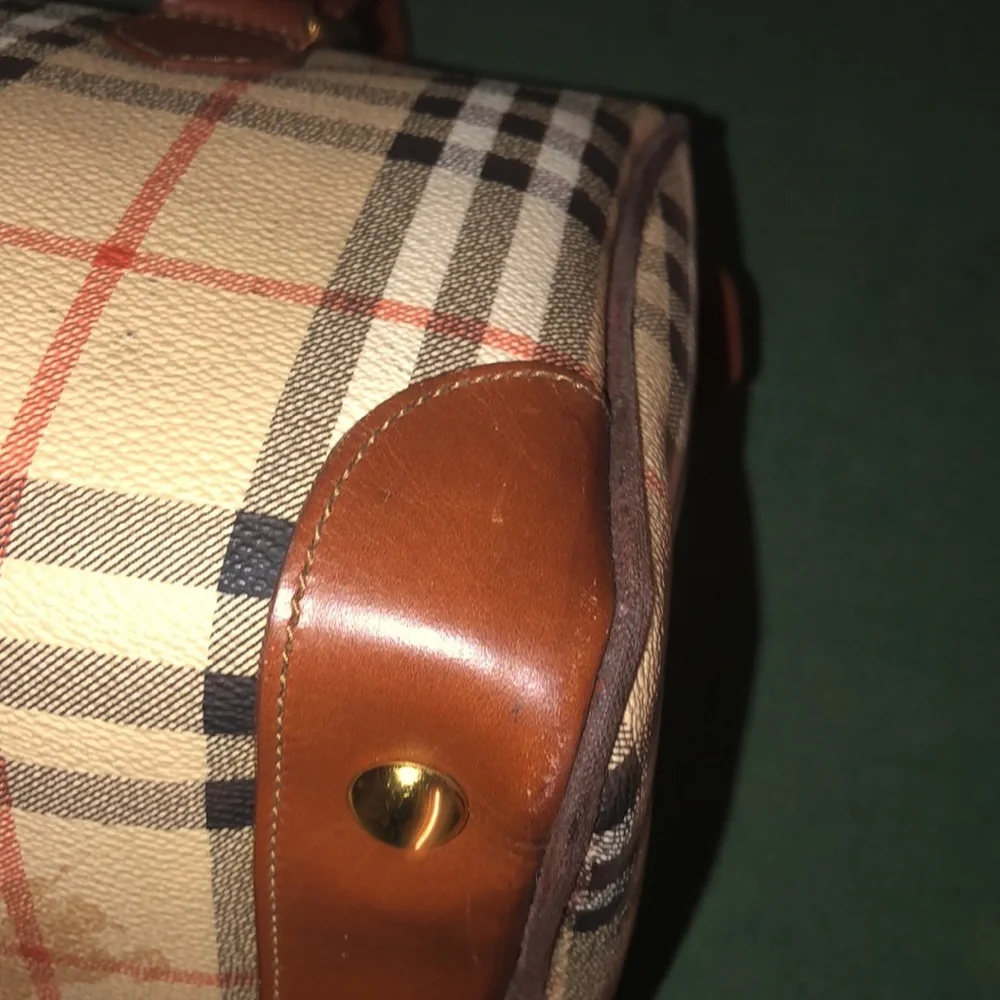 Burberry - Picture 10 of 15